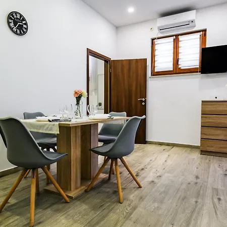 Modern On The - Mala Lamjana דירה *