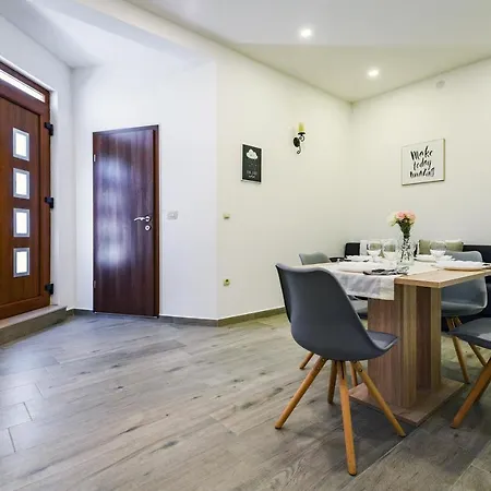 Modern On The - Mala Lamjana * קאלי