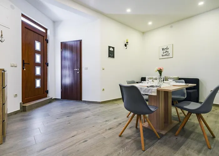 Modern On The - Mala Lamjana * Kali