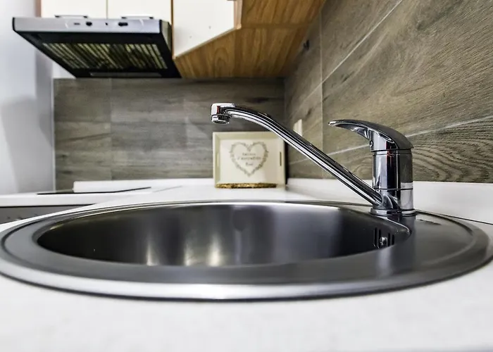 Modern On The - Mala Lamjana Kali