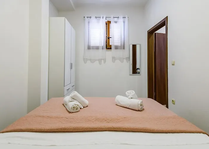 Modern On The - Mala Lamjana