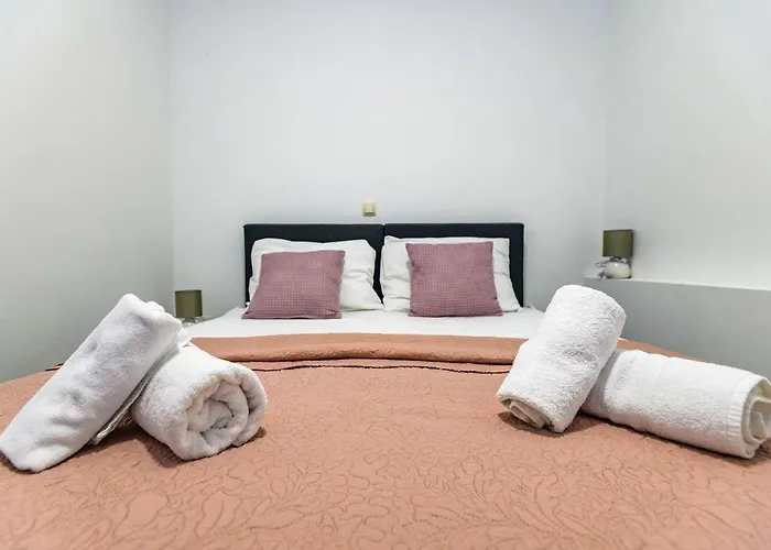 Modern On The - Mala Lamjana *